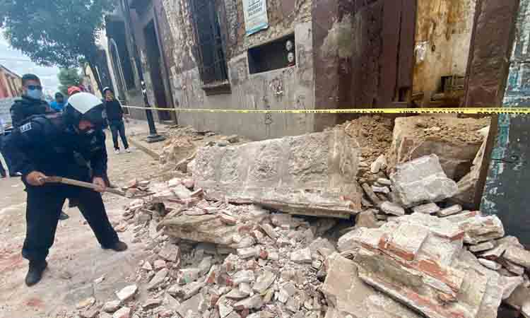 Sismo de 7.5 deja cinco muertos en Oaxaca y daña 32 edificios en CDMX