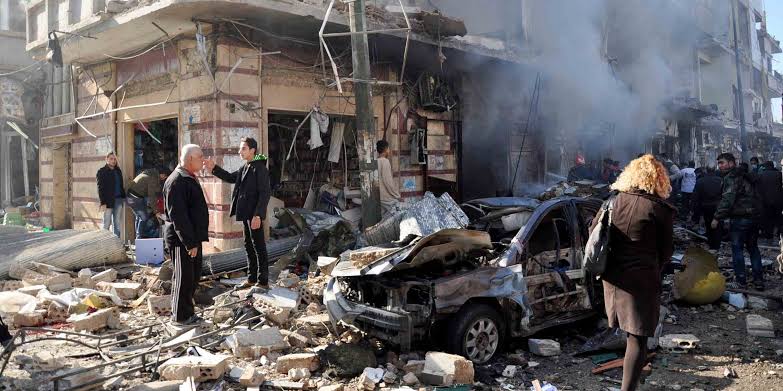 Explosión de coche bomba en el noreste de Siria deja nueve muertos.