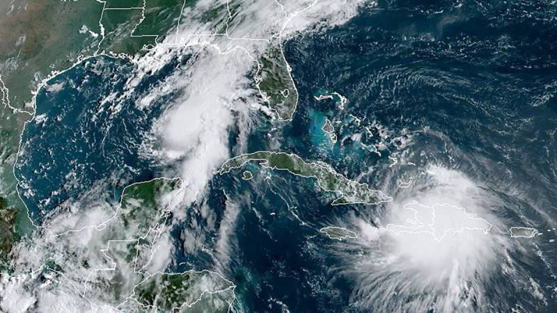 “Laura” se convierte en huracán en el Golfo de México