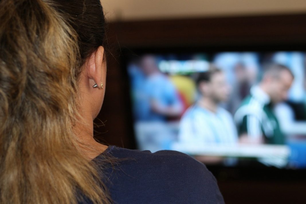 Tribunal prohíbe a una mujer ver telenovelas todo el día