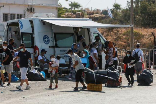Más de 240 migrantes dan positivo a coronavirus en campo de refugiados de Grecia