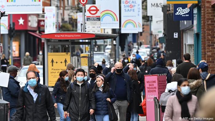 Londres endurece restricciones por aumento de casos de coronavirus