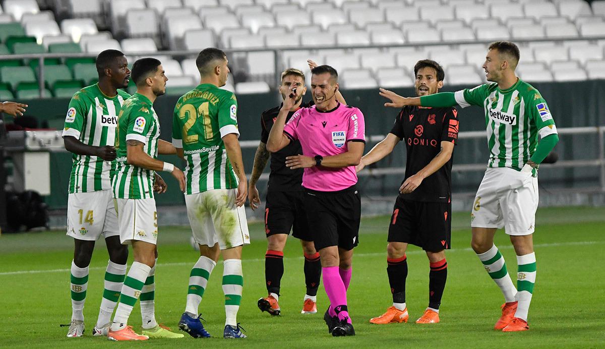 Real Sociedad golea al Betis y lidera LaLiga