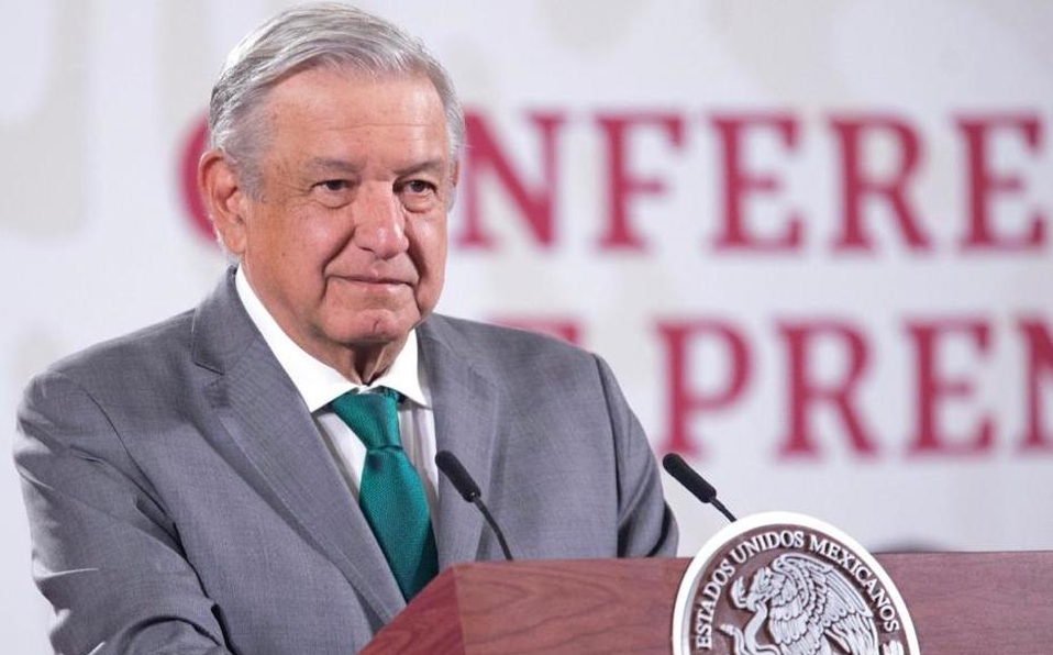 AMLO donará su aguinaldo para atender coronavirus, según decreto