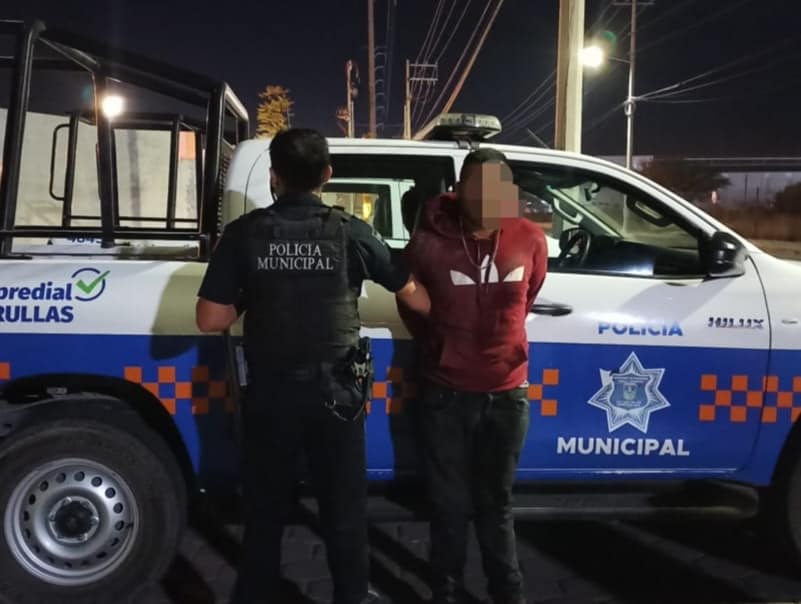 Detiene SSPMSJR a dos sujetos con arma de fuego, señalados por amagar a chofer del servicio de transporte por aplicación.