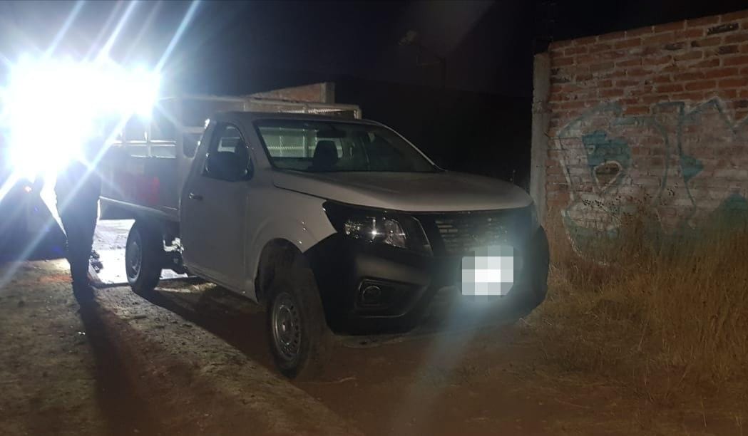 Policías de San Juan del Río Recuperan camioneta Robada.