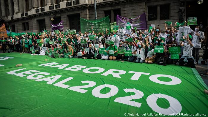Diputados argentinos aprueban legalización del aborto