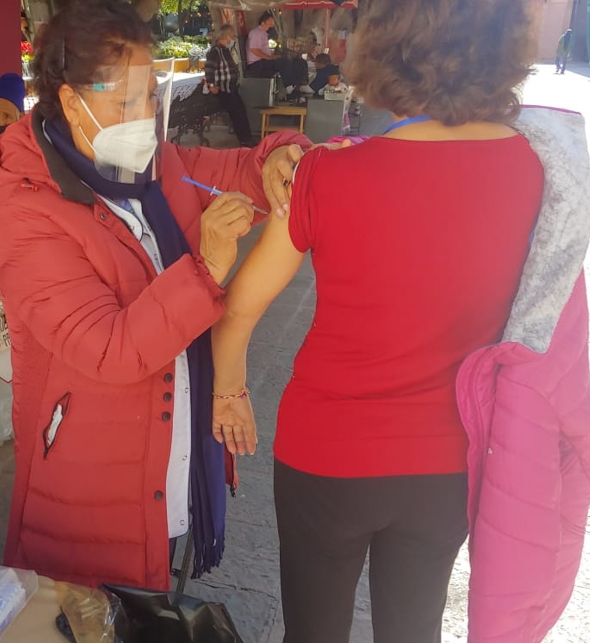 Continúa vacunación contra influenza en Querétaro