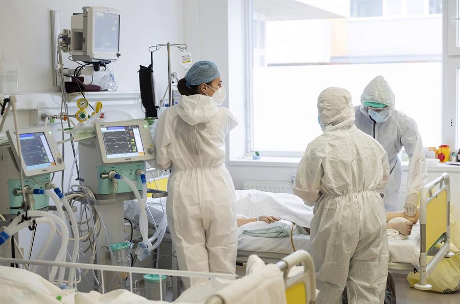 El IMSS supera pico de hospitalizaciones por coronavirus