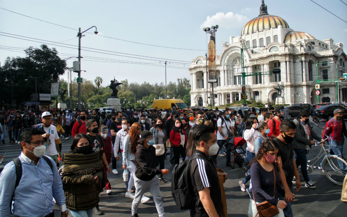 Coronavirus en México: Desafían al semáforo rojo en CDMX