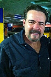 César Évora llena su corazón de “Luz”