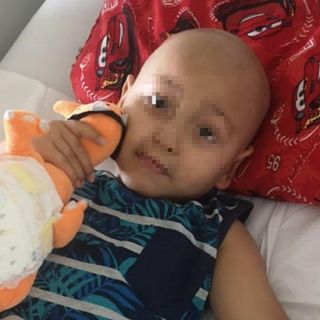 Rifan su casa para pagar tratamiento de cáncer de su hijo de cinco años