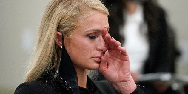 Paris Hilton declara que fue abusada mental y físicamente a los 17 años
