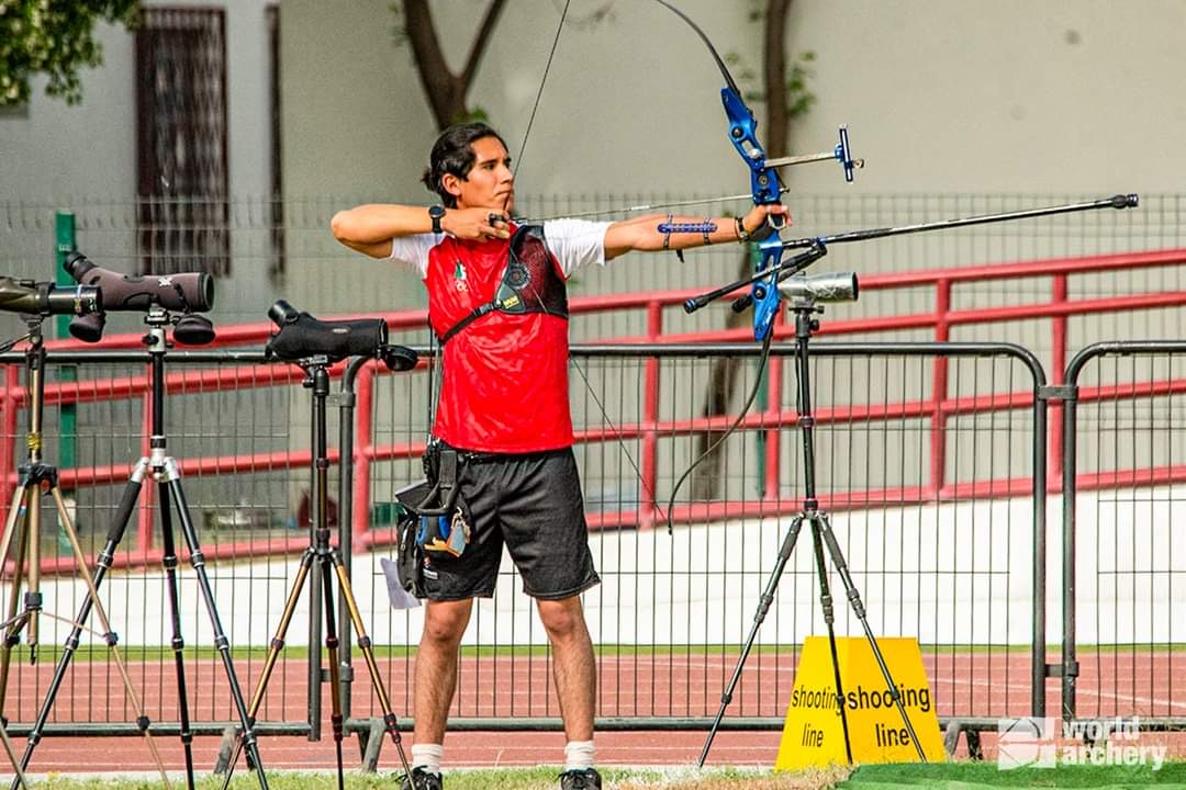 Queretano logra bronce en tiro con arco y trabaja para ir a Tokio