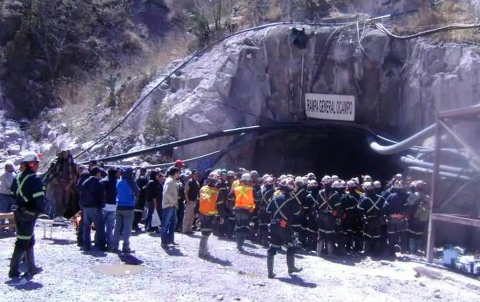 Mueren dos mineros tras derrumbe en Coahuila