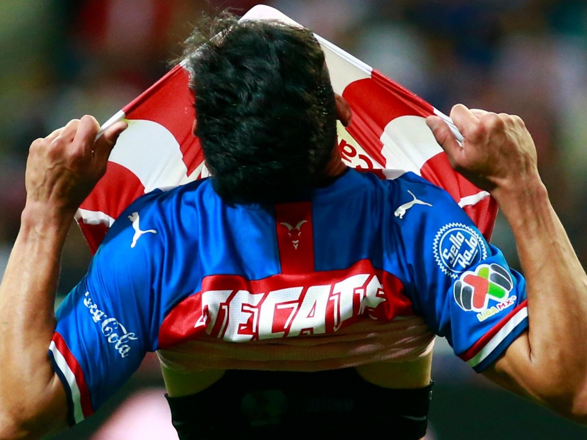 Ausencia de seleccionados pesa en la ofensiva de Chivas