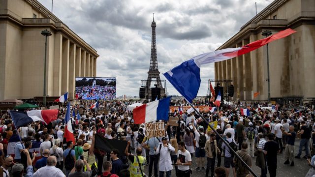 Francia exige certificado sanitario a sus habitantes