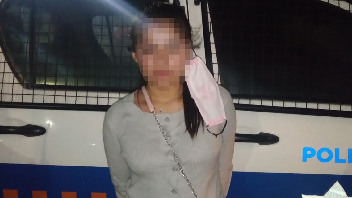 Mujer Detenida en San Juan del Río por Supuesto Robo.