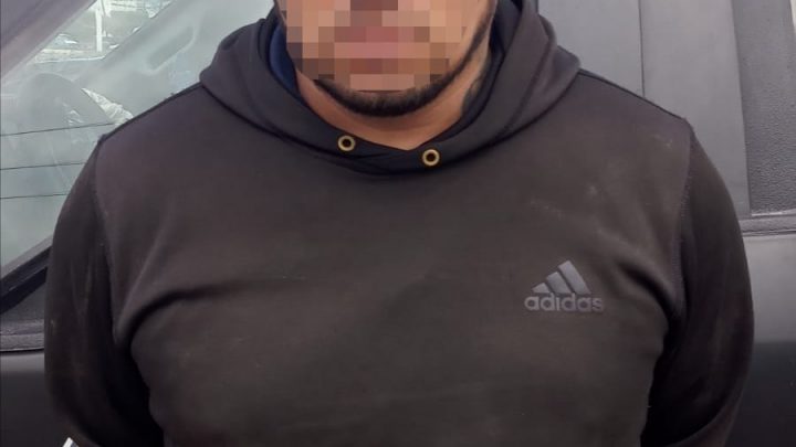 Detienen elementos de SSPMSJR a un sujeto con arma de fuego.