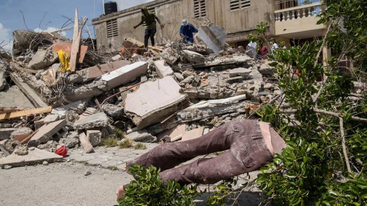 Haití eleva a dos mil 207 la cifra de muertos por sismo