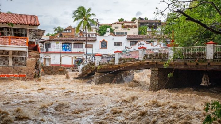 Huracán “Nora” provoca daños en 44 municipios de 6 estados