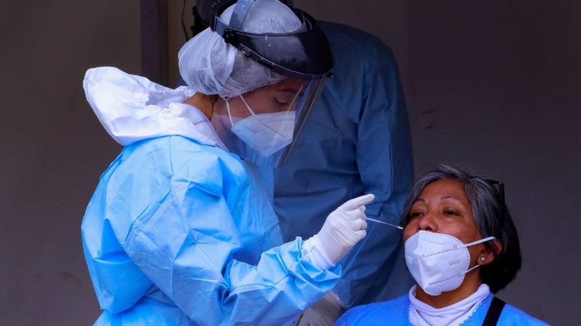 COVID-19: México reporta 326 nuevos muertos y cinco mil 564 casos