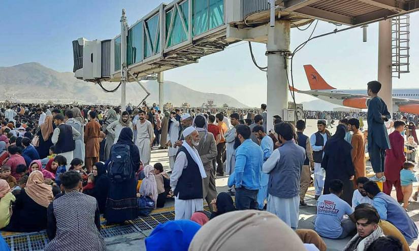 Seis personas muertas por el caos en el aeropuerto de Kabul, según testigos