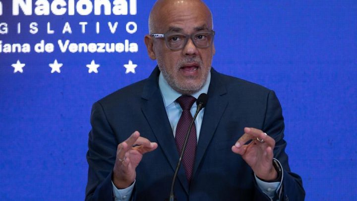 Gobierno venezolano acusa a oposición de sabotear inicia de diálogo