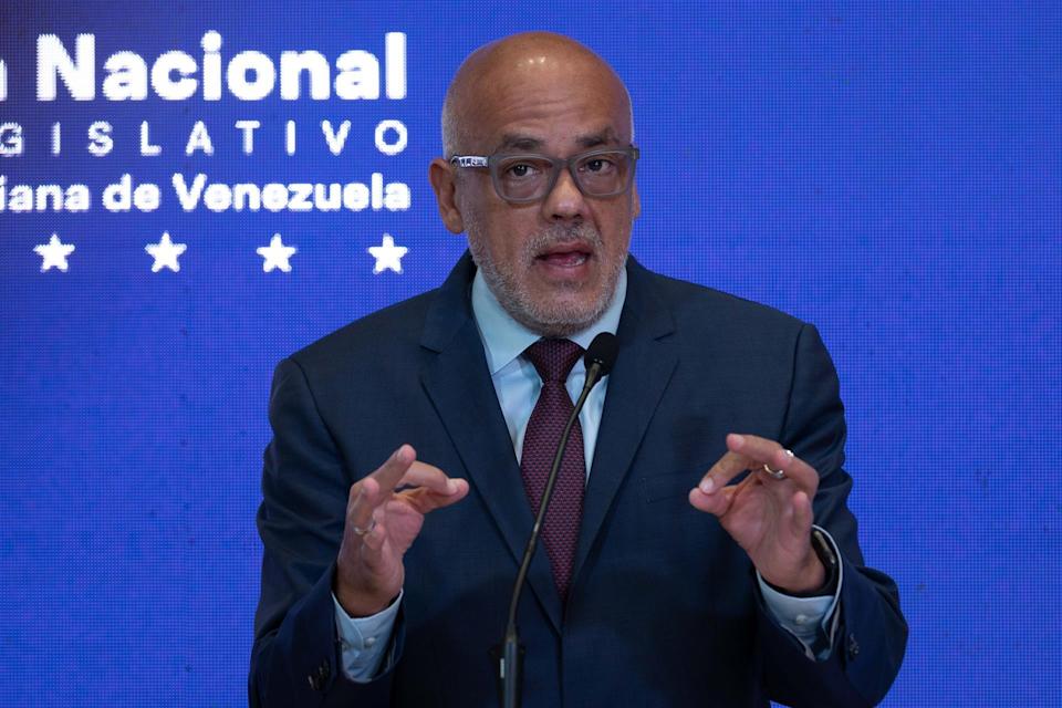 Gobierno venezolano acusa a oposición de sabotear inicia de diálogo