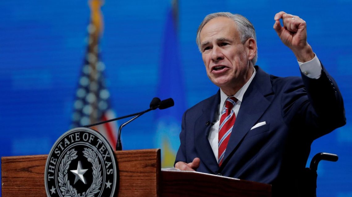 Gobernador de Texas firma nueva ley con restricciones al voto