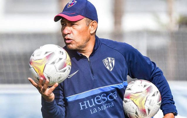 El estratega mexicano dirigió 12 partidos de Liga con el conjunto español