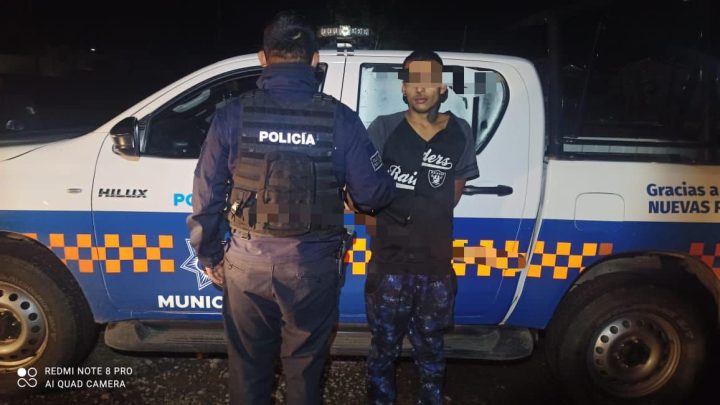 Al agresor asegurado, se le dio lectura de sus derechos y fue puesto a disposición de la Fiscalía General del Estado (FGE).