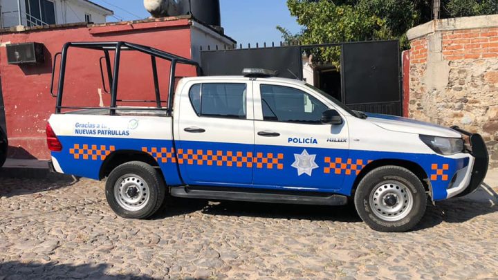 Derivado de un reporte al número único de emergencias 911, oficiales de policía adscritos a la Secretaría de Seguridad Pública Municipal de San Juan del Río