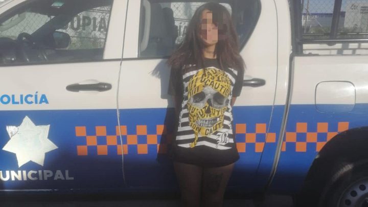 A un kilómetro aproximadamente visualizaron el vehículo con las mismas características, por lo que se le pidió al conductor detener la marcha.