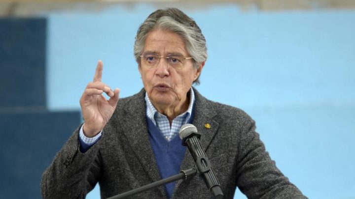 Policías y militares vigilan las calles de todo el país debido a los altos índices de violencia provocada por el narcotráfico