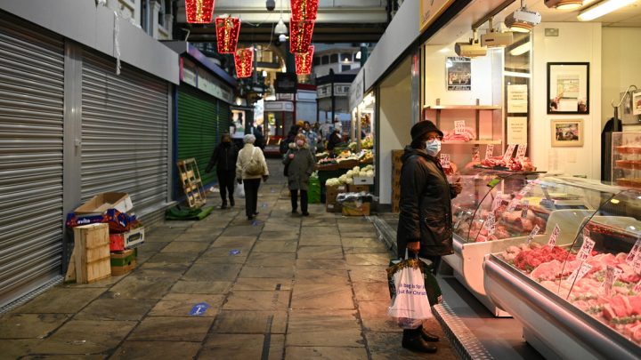 Granjeros declararon que una escasez de mano de obra en el procesamiento de la carne los ha obligado a sacrificar a miles de cerdos sanos