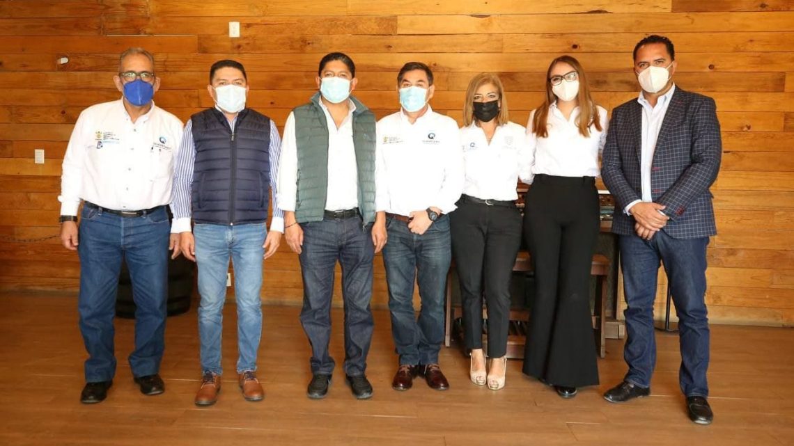 El secretario de Desarrollo Urbano y Obras Públicas (SDUOP), Fernando González Salinas; la directora de la Comisión Estatal de Infraestructura (CEI), Sonia Carrillo Rosillo.