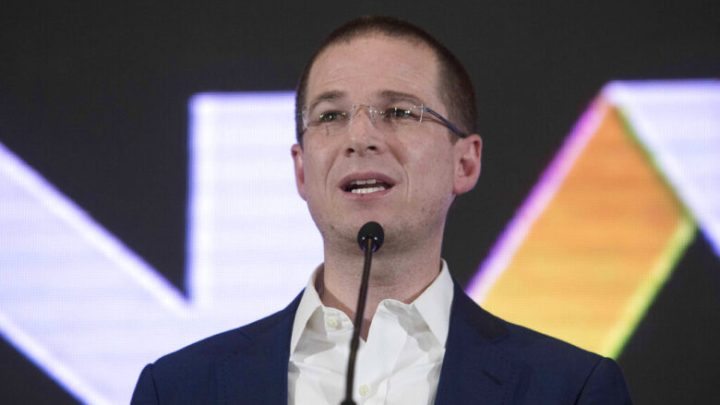 El excandidato presidencial advirtió que, a falta de argumentos, AMLO intenta convencer a los ciudadanos con promesas, y a los diputados, con “amenazas”.