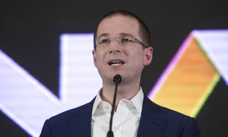 El excandidato presidencial advirtió que, a falta de argumentos, AMLO intenta convencer a los ciudadanos con promesas, y a los diputados, con “amenazas”.