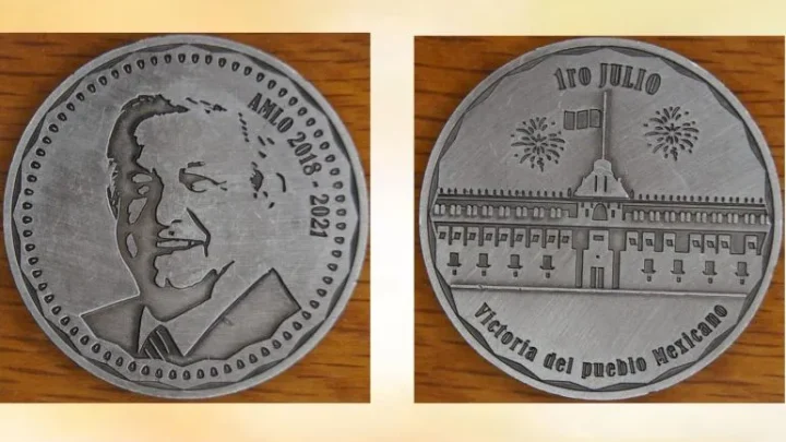 La moneda de AMLO no tiene carácter oficial; según reportes, es obsequiada a los servidores de la nación y comprada por simpatizantes de la 4T.