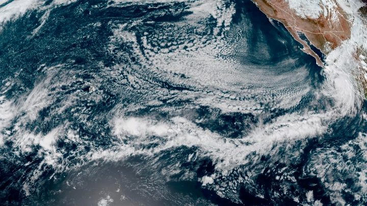 El fenómeno ocasiona fuertes lluvias en esa entidad, informa la Conagua