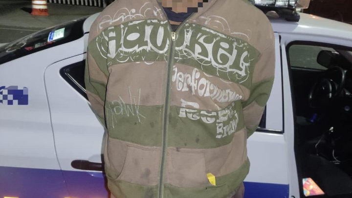 Operadores del C-4 reportaron a oficiales de policía sobre una persona del sexo masculino, que al parecer ha sido asegurado por vecinos de la comunidad de Santa Rosa Xajay.