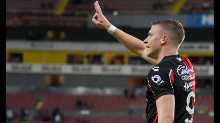 Los Rojinegros vencieron por 2-0 al Querétaro y cierran el Apertura 2021 en la segunda posición de la tabla general