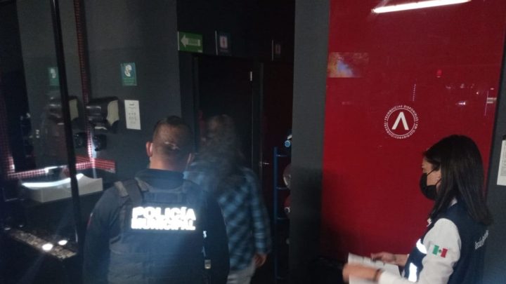 En Colón se suspendió una farmacia; en El Marqués una frutería; en Peñamiller una miscelánea y en San Juan del Río un gimnasio.
