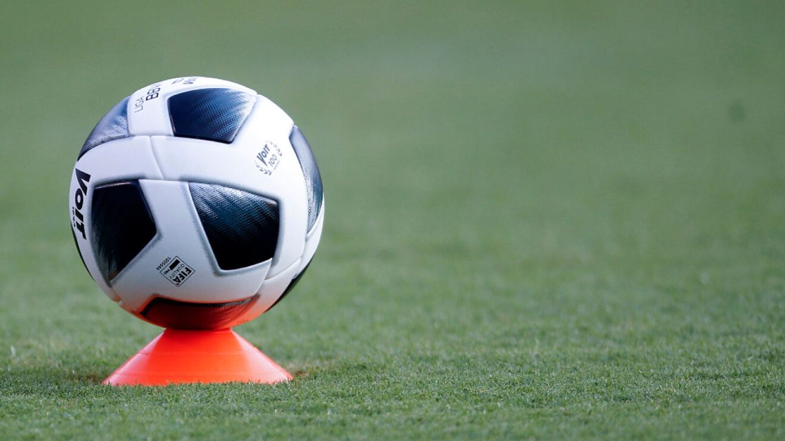 A continuación te presentamos una guía de los partidos de futbol de las diferentes ligas, así como de dónde podrás verlos hoy EN VIVO