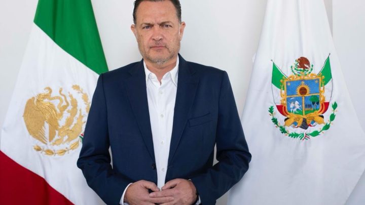 En el marco de la jornada de inducción con alumnos de nuevo ingreso y padres de familia, el rector de la Universidad Tecnológica de Querétaro (UTEQ)