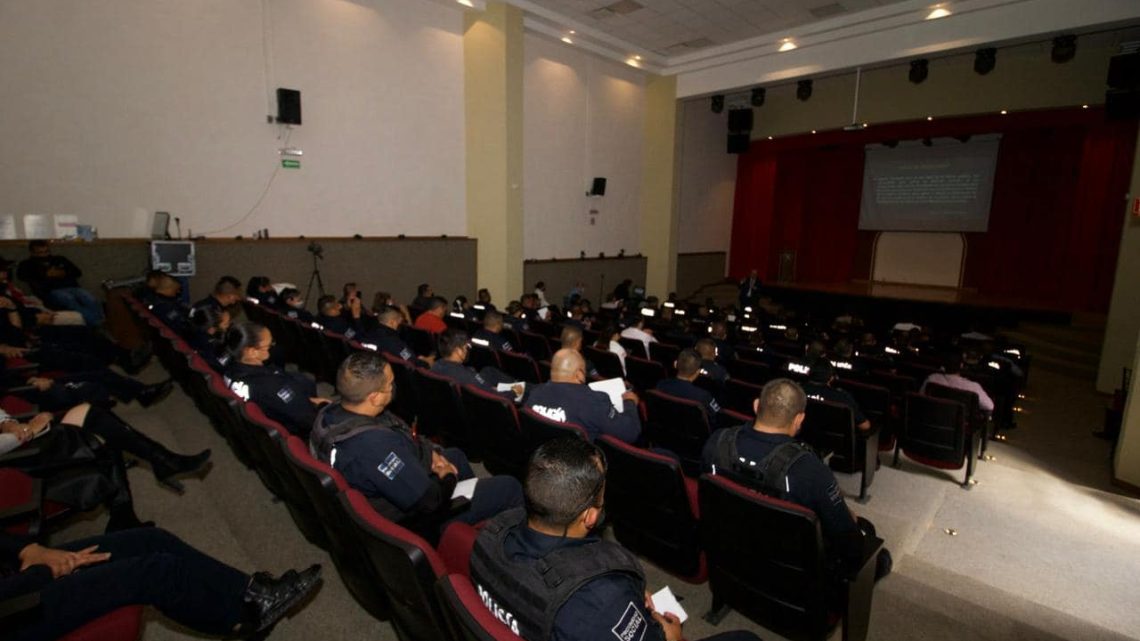 San Juan del Río fue sede para la presentación del nuevo modelo de “Policía de Proximidad” -que forma parte esencial del “Programa Estatal de Seguridad”- a elementos de las corporaciones de Amealco, Tequisquiapan y San Juan del Rio.