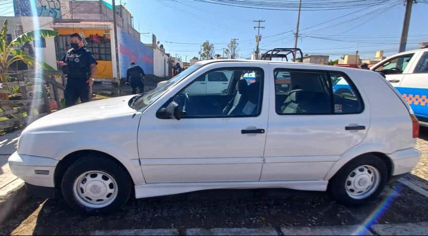 En dos hechos distintos, elementos de la *Policía Queretana* de San Juan del Río, recuperaron dos vehículos que contaban con reporte de robo vigente.