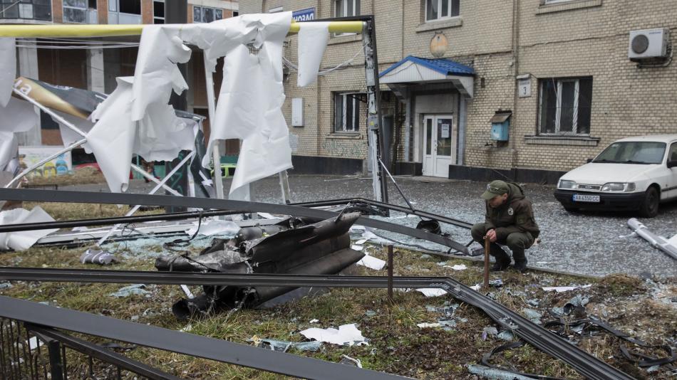 Al menos 18 personas murieron a consecuencia de un ataque aéreo ruso perpetrado este jueves contra una unidad militar ubicada en la región de Odesa.
