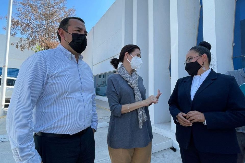 En una gira de trabajo por San Juan del Río, la secretaria de Cultura, Marcela Herbert Pesquera y el presidente municipal, Roberto Cabrera.